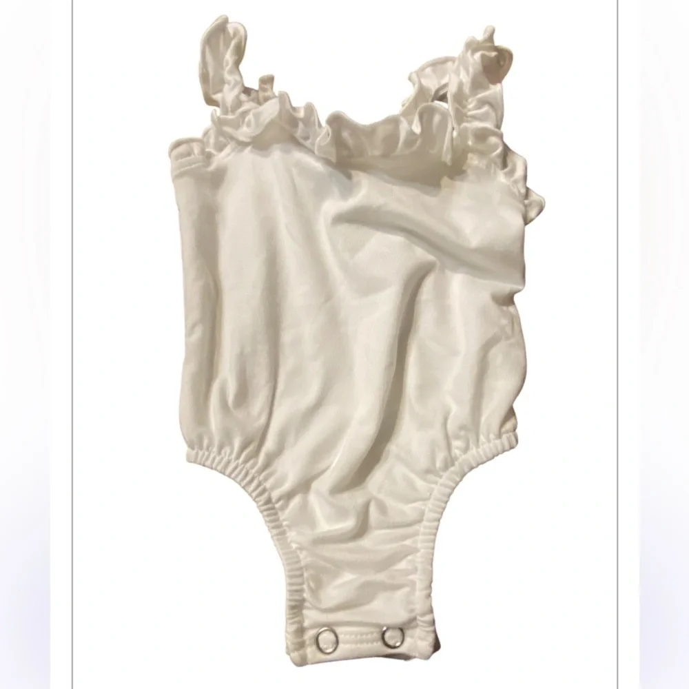 Bailey’s Blossom White ruffled bodysuit top with Sequin Skirt. Size 3–6 months.